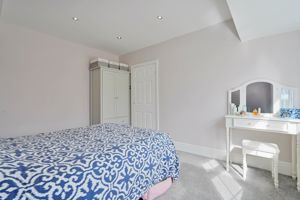 Main Avenue Totley Rise